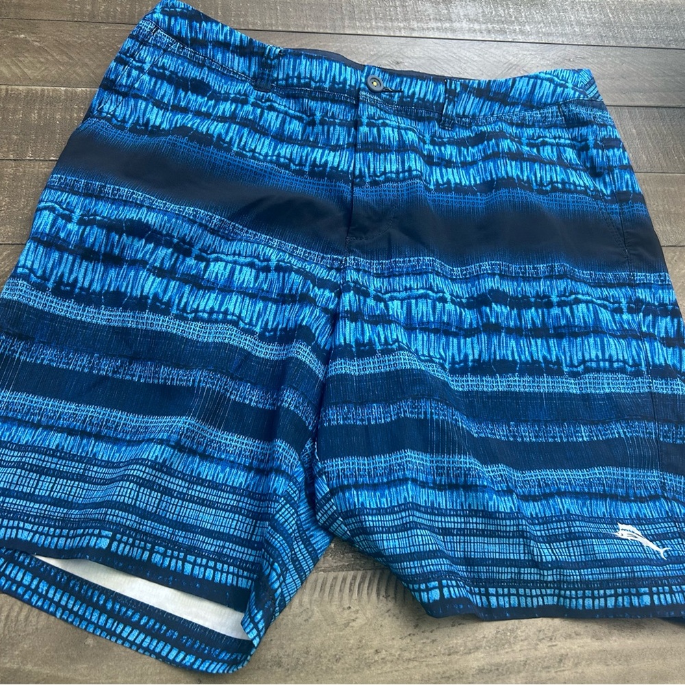 Tommy Bahama Blue Shorts size 34